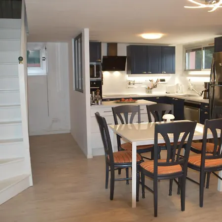 Maison *